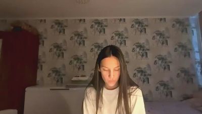 AleenGuckes live cam on Cam4