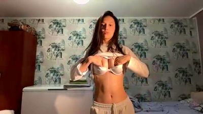 AleenGuckes live cam on Cam4