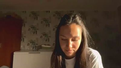 AleenGuckes live cam on Cam4