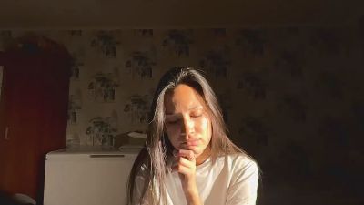 AleenGuckes live cam on Cam4