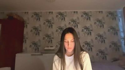 AleenGuckes live cam on Cam4