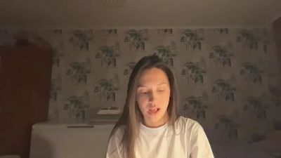 AleenGuckes live cam on Cam4