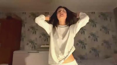 AleenGuckes live cam on Cam4