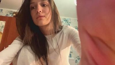 AleenGuckes live cam on Cam4