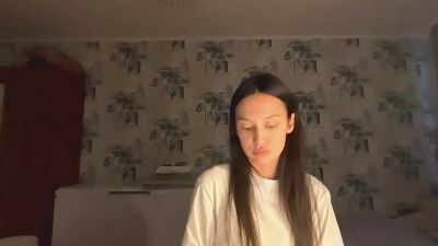AleenGuckes live cam on Cam4