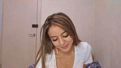 AleenSanacore live cam on Cam4