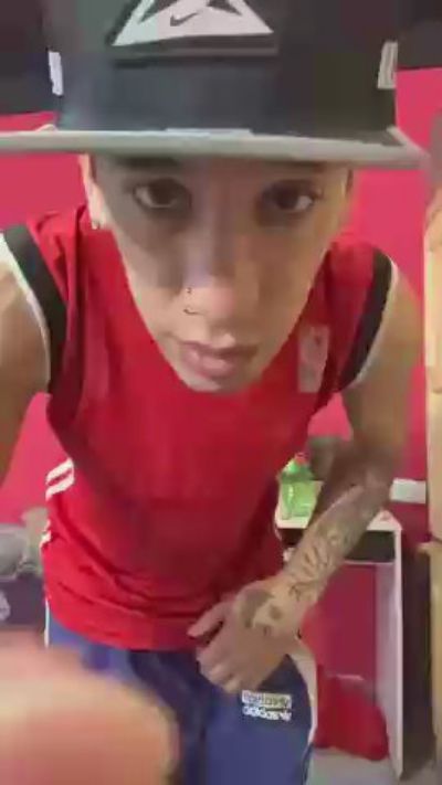 Alegoku1 live cam on Cam4