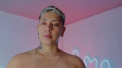 Aleja_2 live cam on Cam4