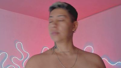 Aleja_2 live cam on Cam4