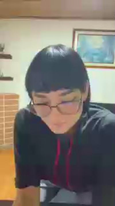 Aleja_b live cam on Cam4