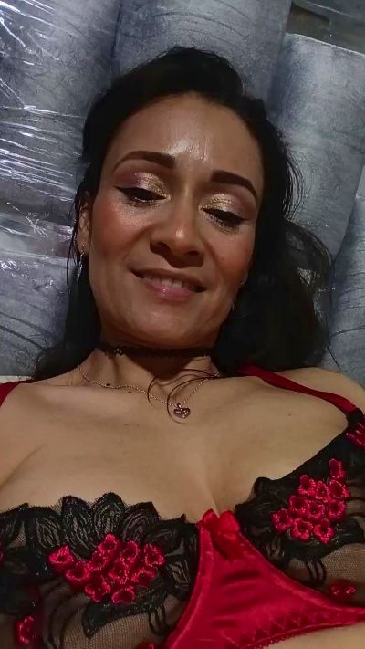 Alejita live cam on Cam4