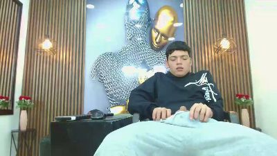 AlejoBussnek live cam on Cam4