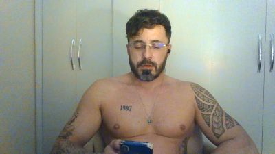 Alers87 live cam on Cam4