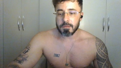 Alers87 live cam on Cam4