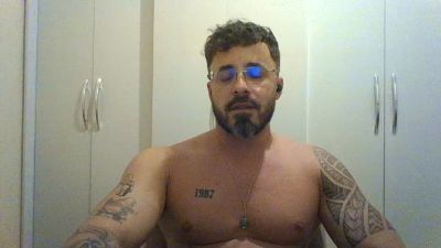 Alers87 live cam on Cam4