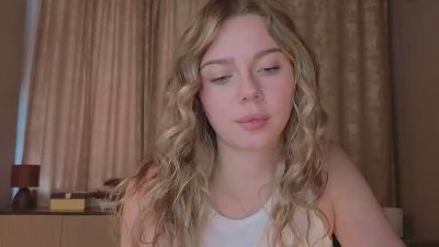 AlesiaPacquin live cam on Cam4