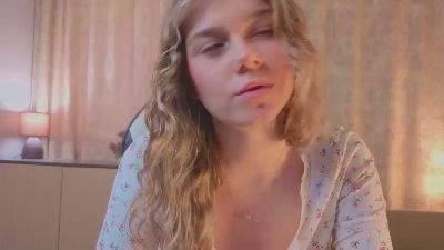 AlesiaPacquin live cam on Cam4