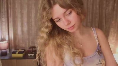 AlesiaPacquin live cam on Cam4