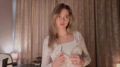 AlesiaPacquin live cam on Cam4