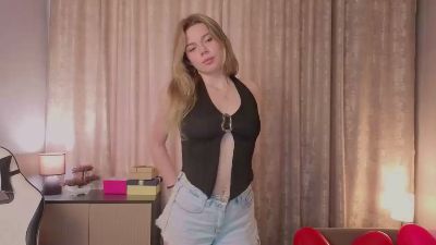 AlesiaPacquin live cam on Cam4