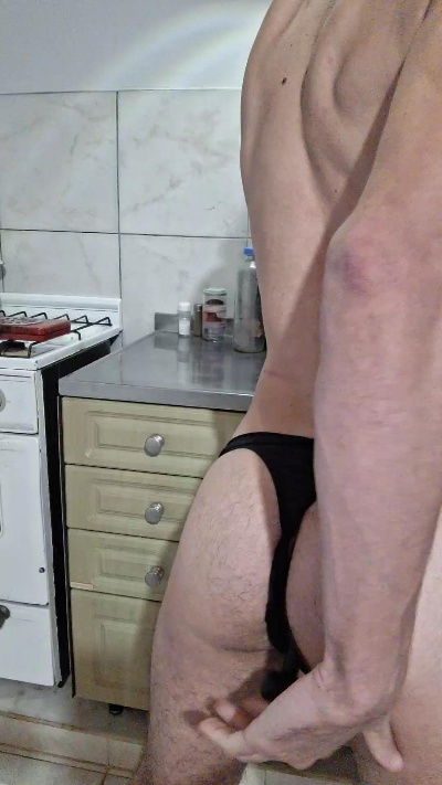 Aless09 live cam on Cam4
