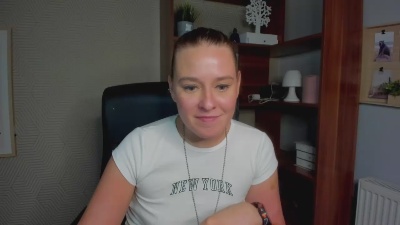 AlessaLady live cam on Cam4