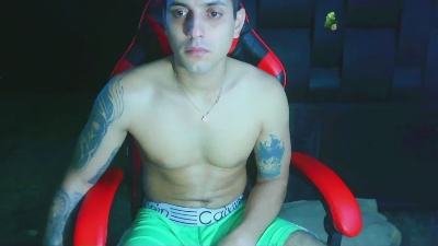 AlessandroAGT live cam on Cam4