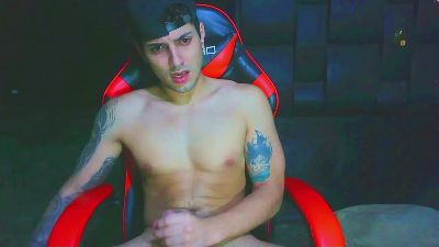AlessandroAGT live cam on Cam4