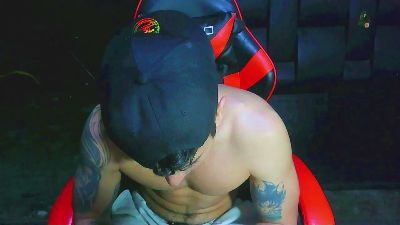 AlessandroAGT live cam on Cam4