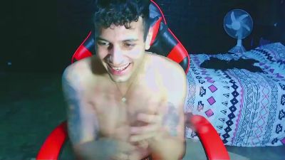 AlessandroAGT live cam on Cam4