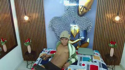 AlessandroBlack live cam on Cam4