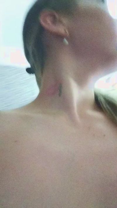 Alessia189412 live cam on Cam4