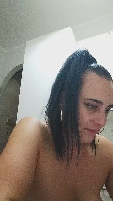 Alessia189412 live cam on Cam4
