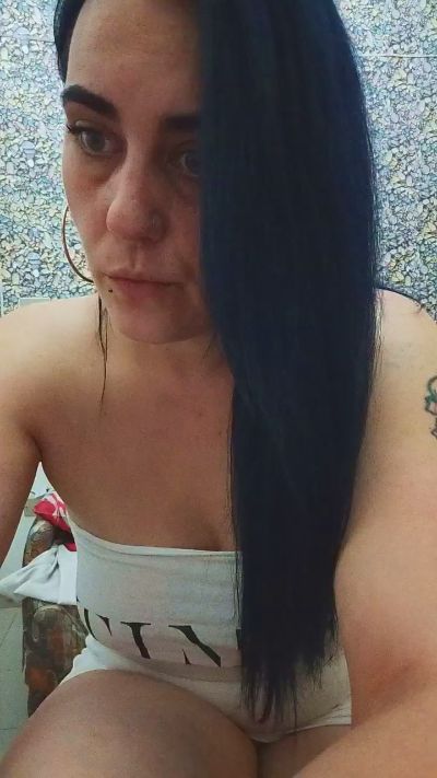 Alessia189412 live cam on Cam4