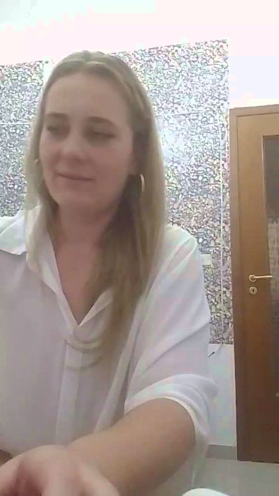 Alessia189412 live cam on Cam4