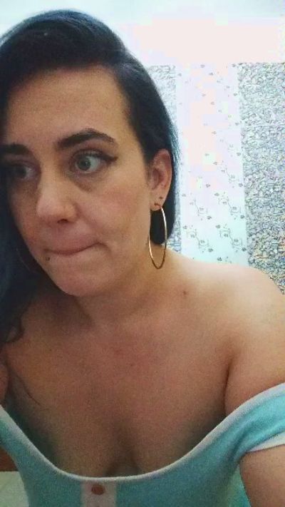 Alessia189412 live cam on Cam4