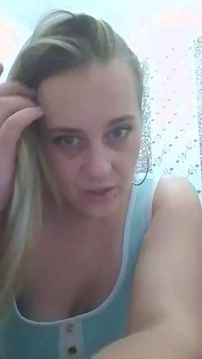 Alessia189412 live cam on Cam4