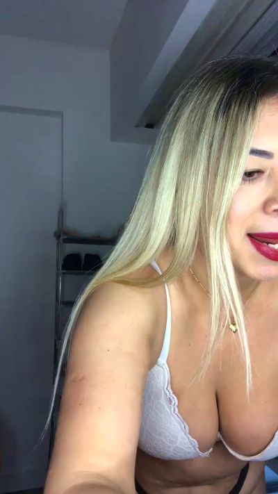 AlessiaFantasy live cam on Cam4