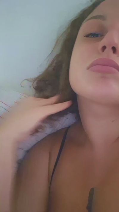 Alessiaaa_ live cam on Cam4