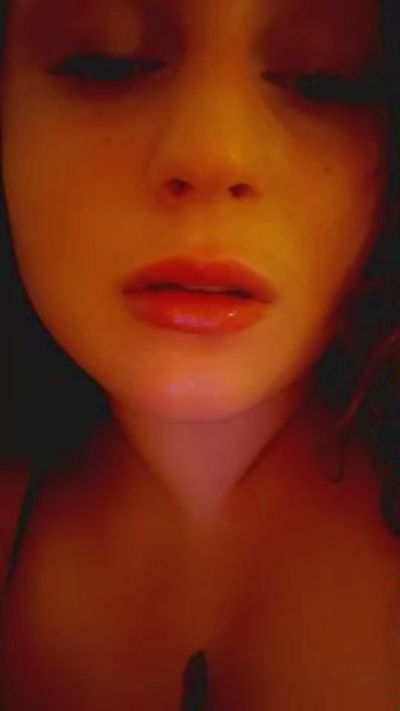 Alessiaaa_ live cam on Cam4
