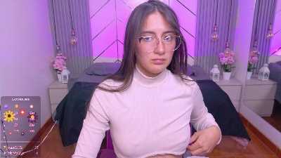 Alessiia_Moore live cam on Cam4
