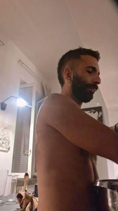 Alessio90italy live cam on Cam4