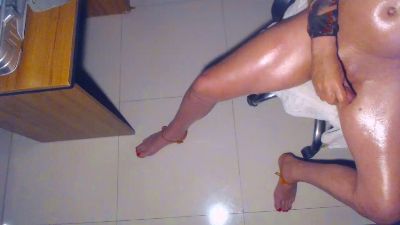 AlexKeesi live cam on Cam4