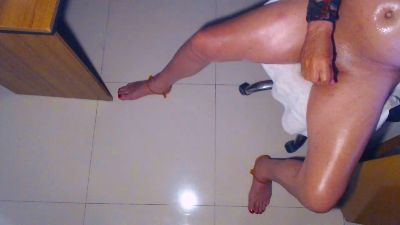 AlexKeesi live cam on Cam4