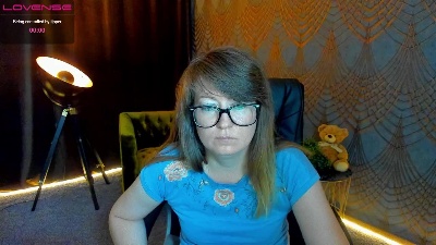 AlexaAmour live cam on Cam4
