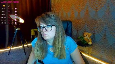 AlexaAmour live cam on Cam4