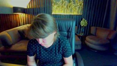 AlexaAmour live cam on Cam4