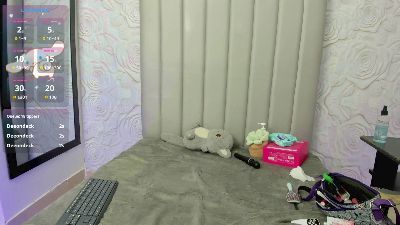 AlexaFoxy18 live cam on Cam4