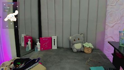AlexaFoxy18 live cam on Cam4