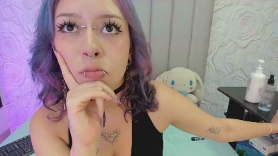 AlexaFoxy18 live cam on Cam4